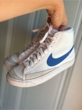 6Y White & Blue Nike Blazer Hightops Kids 6 Sneakers